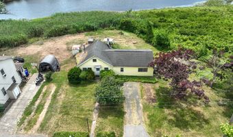90 Water St, Chester, CT 06412