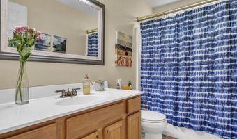 65 Pelican Dr, Bayville, NJ 08721