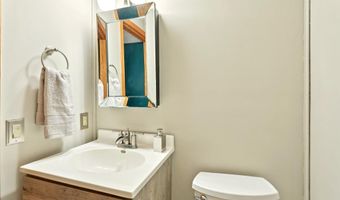 750 Engelhart Dr, Madison, WI 53713