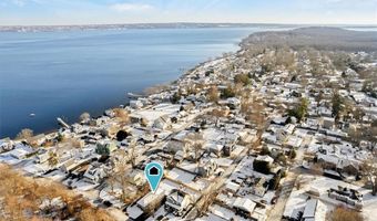 126 Narrows Rd, Bristol, RI 02809
