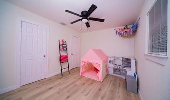 107 W Purdom Ave, Alvarado, TX 76009