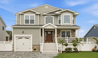 30 Berger Ave, Amityville, NY 11701