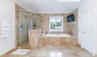 9715 SINGLETON Dr, Bethesda, MD 20817