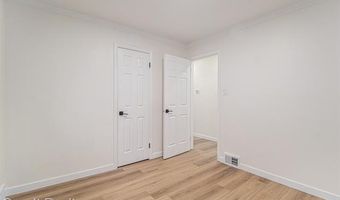 9986 Becker Ave, Allen Park, MI 48101
