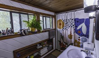 172 Fern St, Bangor, ME 04401