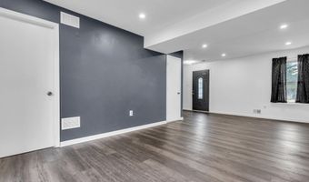 41 Deck St, Barnegat, NJ 08005