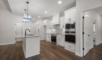 1000 Duke Dr, Bauxite, AR 72011