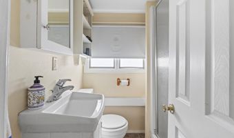 81 Richardson St, Bath, ME 04530