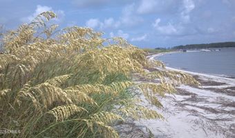 15 Meridian Rd, Beaufort, SC 29907