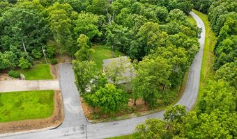 2 Stanhope Ln, Bella Vista, AR 72715