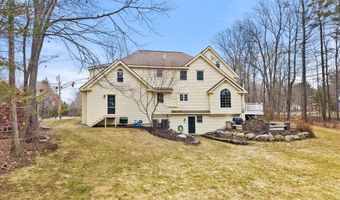 43 Darling Parke Dr, Bangor, ME 04401