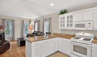 5 Blue Meadow Ct 5, Bourne, MA 02532