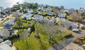 21 Namcook Rd, Narragansett, RI 02882