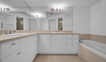 19900 E Country Club Dr 308, Aventura, FL 33180
