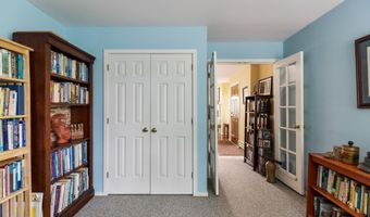 11 Lake Forest Dr, Burlington, VT 05401