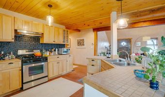 2 Mesa Sea Rd, Arroyo Hondo, NM 87513