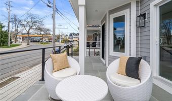 7 Wellington Ave, Newport, RI 02840