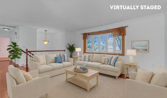 19 Spruce St, Beachwood, NJ 08722