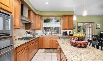 224 Sleepy Hollow Dr, Amherst, OH 44001