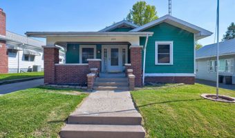 805 W 4th St, Bicknell, IN 47512