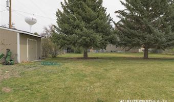 30 N Division St, Cowley, WY 82420