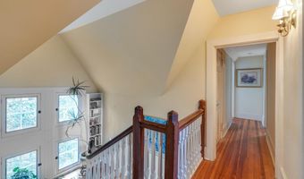 13 Serpentine Dr, Middletown, NJ 07748