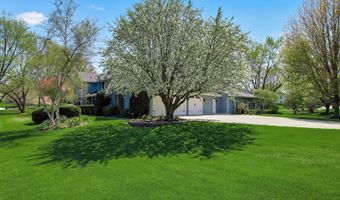 40498 N Sunset Dr, Antioch, IL 60002