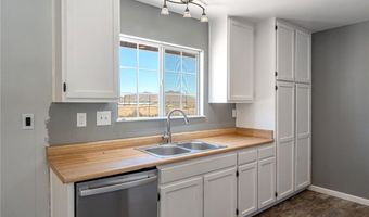 16050 Pawnee Rd, Apple Valley, CA 92307