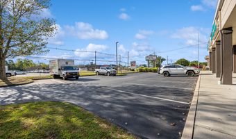 1271 S Broad St, Wallingford, CT 06492