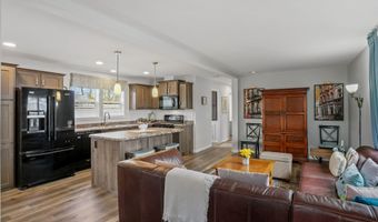 53 Greenlawn Dr, Danbury, CT 06810