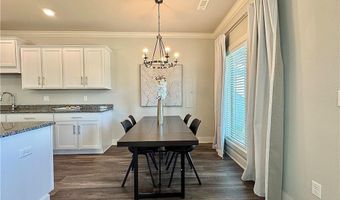 915 NE Heights Ln, Bentonville, AR 72712