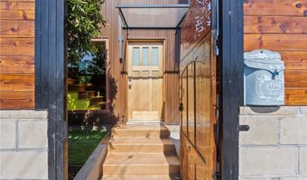 17660 Martha St, Encino, CA 91316