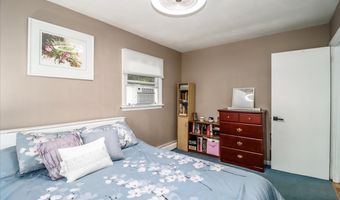 6 Laurel Dr, Brookfield, CT 06804