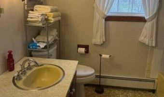 14 Lakeshore Dr, Belgrade, ME 04917