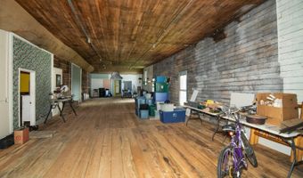 342 S Monroe St, Alderson, WV 24910