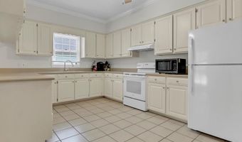2008 Cameron Dr, Albany, GA 31721
