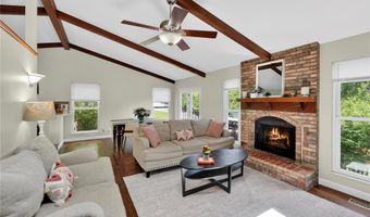 416 Harvest Hill Ct, Ballwin, MO 63021