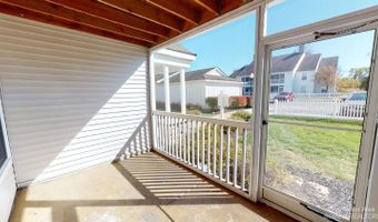 2785 S Knightsbridge Cir, Ann Arbor, MI 48105