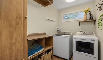 120 Bretton Woods Dr, Cranston, RI 02920