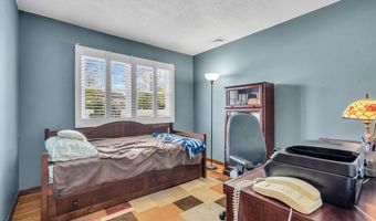 7 Glenwood Dr, Bayville, NJ 08721