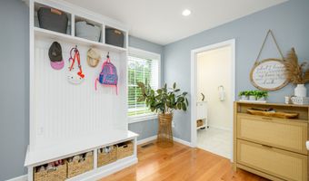 42 Chestnut St 11, Bethel, CT 06801