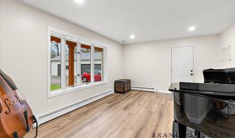 9095 76th St SE, Alto, MI 49302