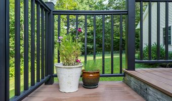 20 Babbidge Rd, Falmouth, ME 04105