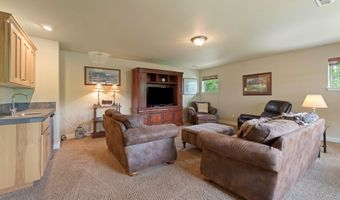 137 NW Outlook Vista Dr, Bend, OR 97703