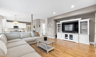 14 Brittany Dr, Bayville, NJ 08721