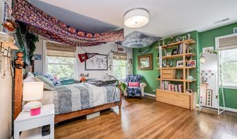 7016 WILSON Ln, Bethesda, MD 20817