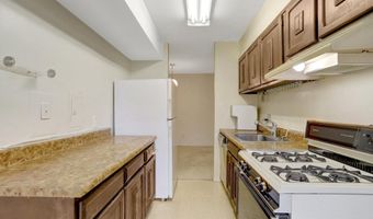 8300 TOBIN Rd 23, Annandale, VA 22003