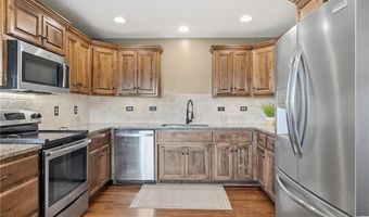 4911 141st Ter, Basehor, KS 66007