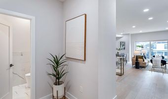1516 E CAPITOL St NE, Washington, DC 20003