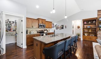 319 31st St SW, Altoona, IA 50009